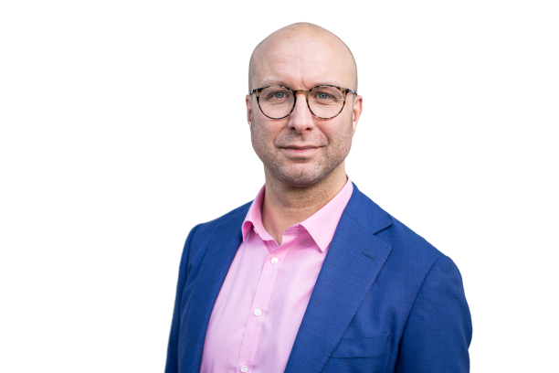 sascha-zoeller-web-66-removebg-preview